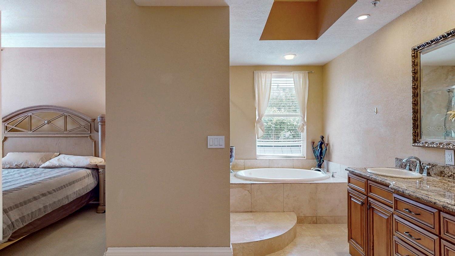 600 GARRISON COVE LN #2B, TAMPA, FL, 33602