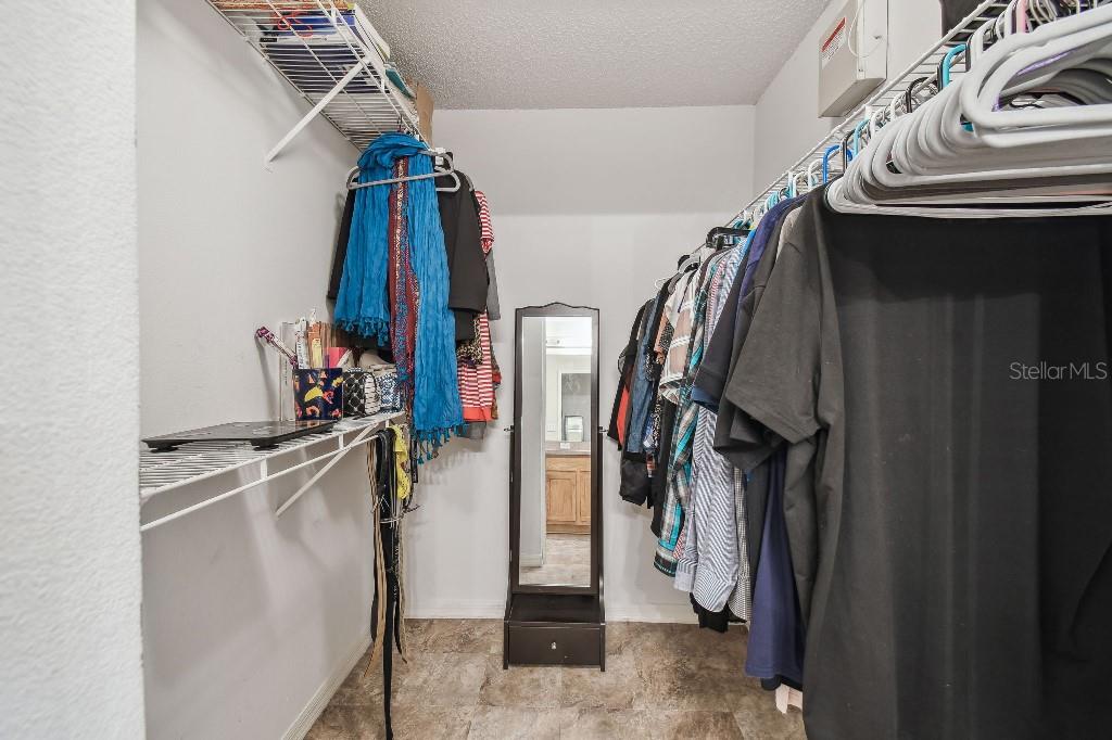 1337 OAK VALLEY BLVD, MINNEOLA, FL, 34715
