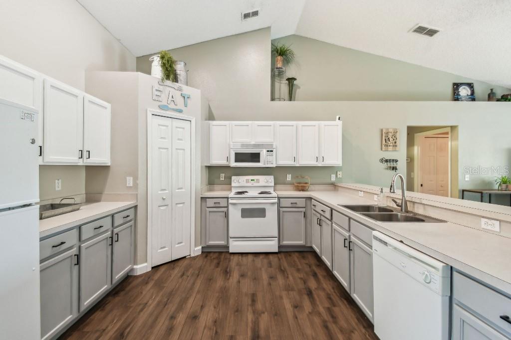 1337 OAK VALLEY BLVD, MINNEOLA, FL, 34715
