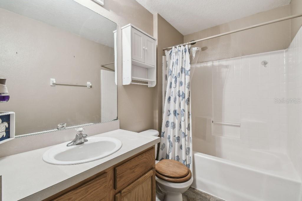 1337 OAK VALLEY BLVD, MINNEOLA, FL, 34715
