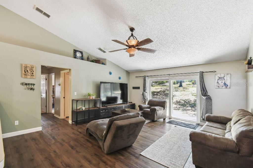 1337 OAK VALLEY BLVD, MINNEOLA, FL, 34715