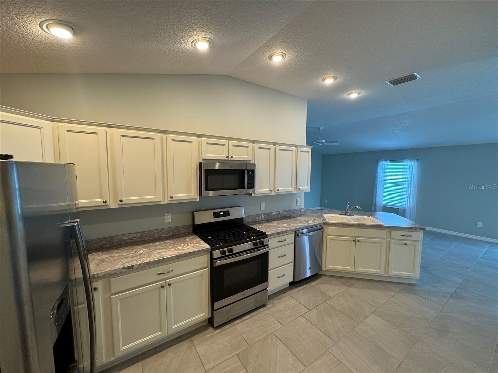 489 KAYLA CT, THE VILLAGES, FL, 32163