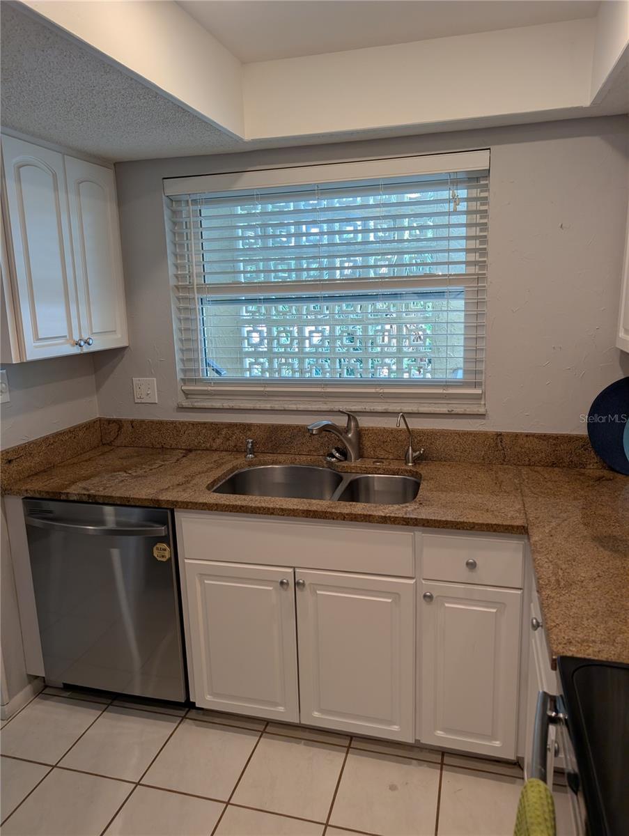 2280 STICKNEY POINT RD #420, SARASOTA, FL, 34231