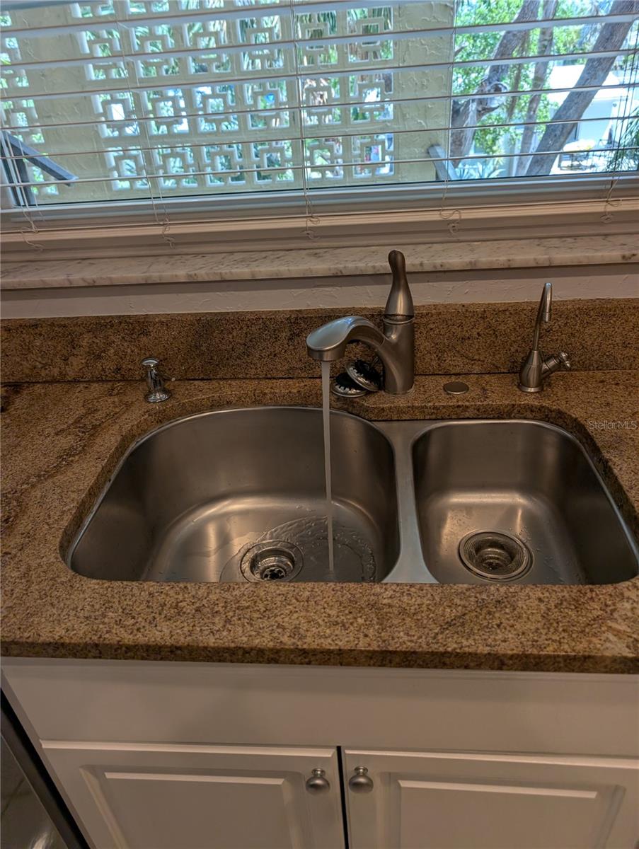 2280 STICKNEY POINT RD #420, SARASOTA, FL, 34231