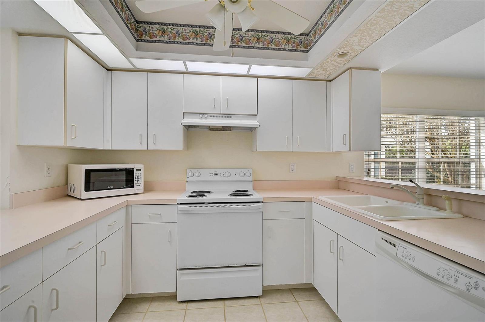 208 SILVER LAKE DR #101, VENICE, FL, 34292