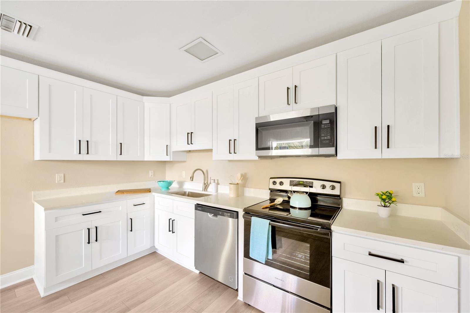 6027 FLORA TER, APOLLO BEACH, FL, 33572