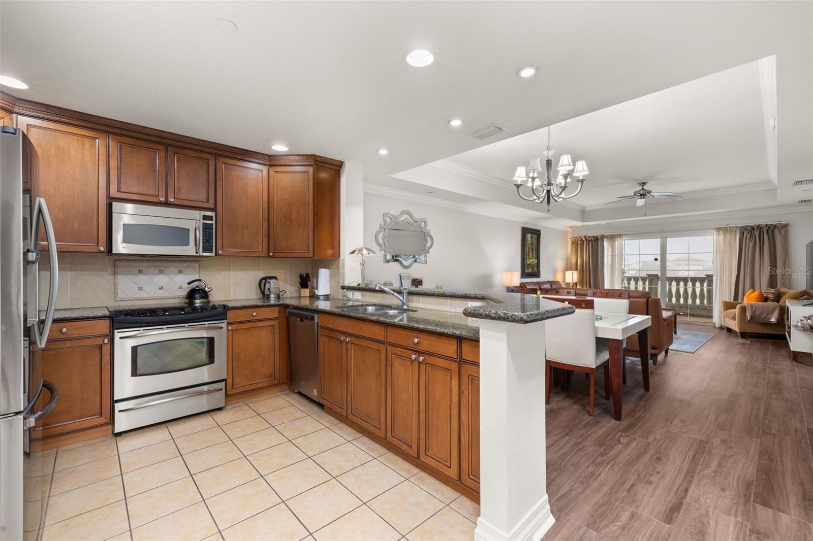 1100 SUNSET VIEW CIR #302, REUNION, FL, 34747