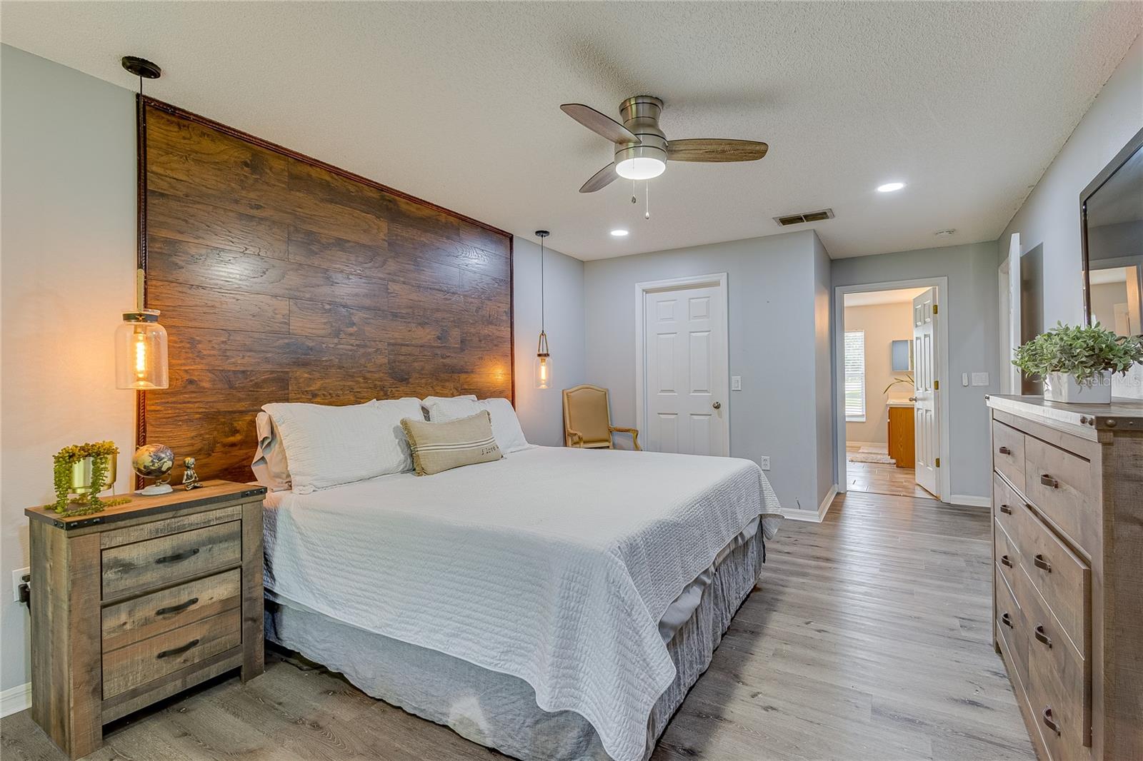 157 LONG PINE DR, DELTONA, FL, 32725