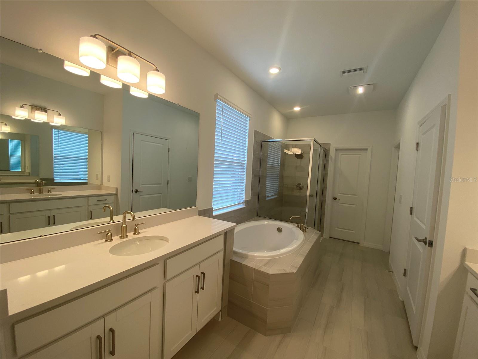 33857 LANDSMAN LOOP, WESLEY CHAPEL, FL, 33543