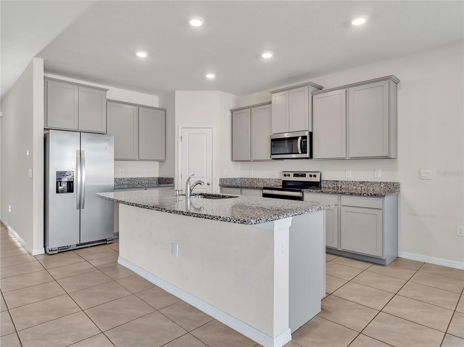 16721 GLACIER BAY LOOP, WIMAUMA, FL, 33598
