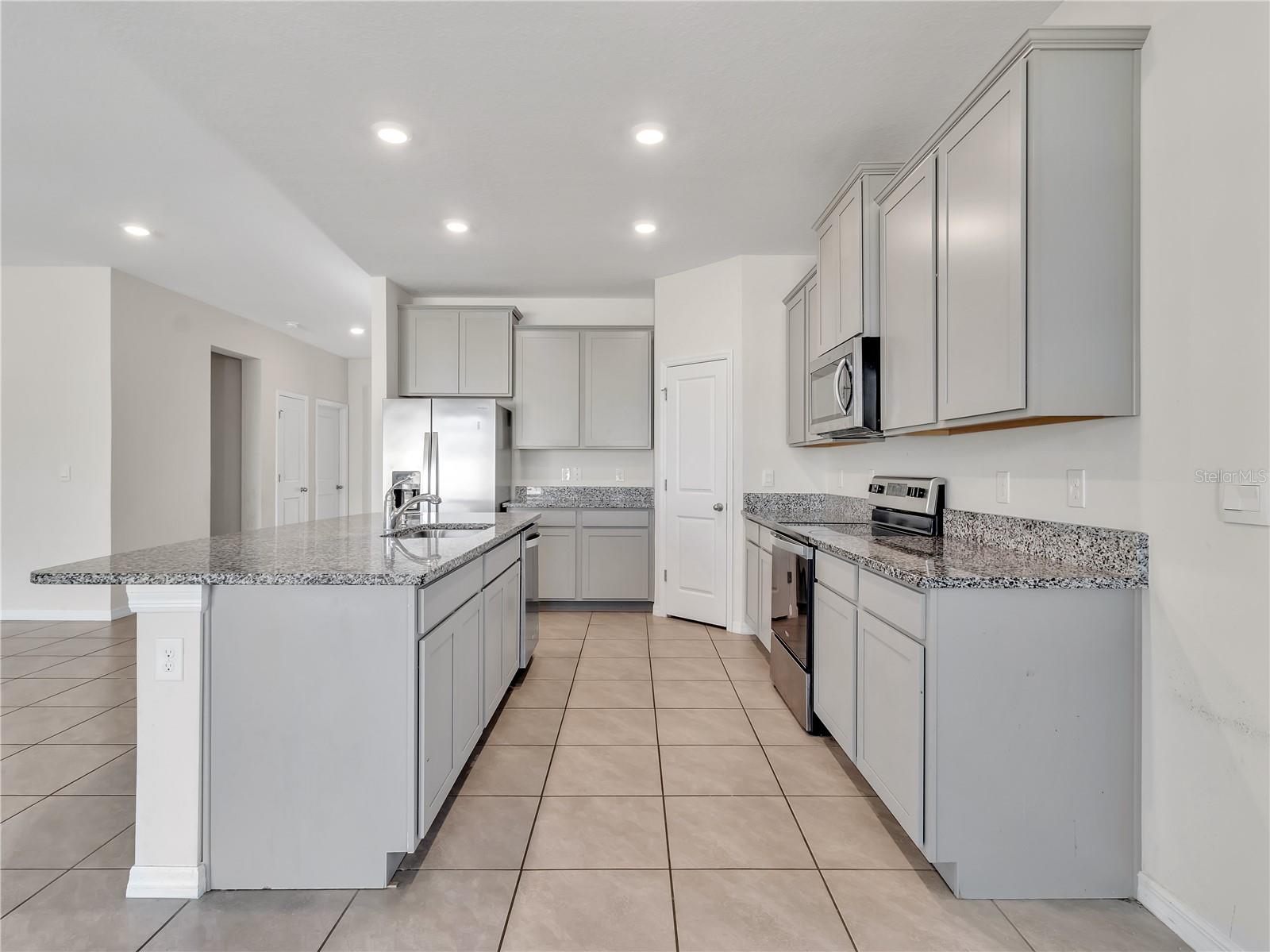 16721 GLACIER BAY LOOP, WIMAUMA, FL, 33598