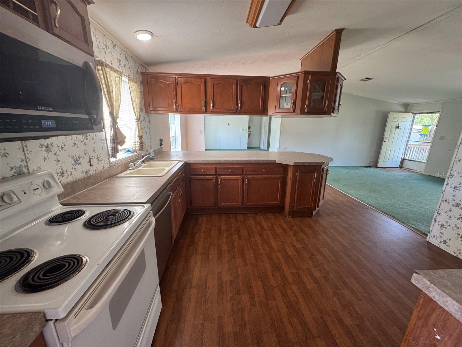 14915 DOUGLAS ST, DADE CITY, FL, 33525