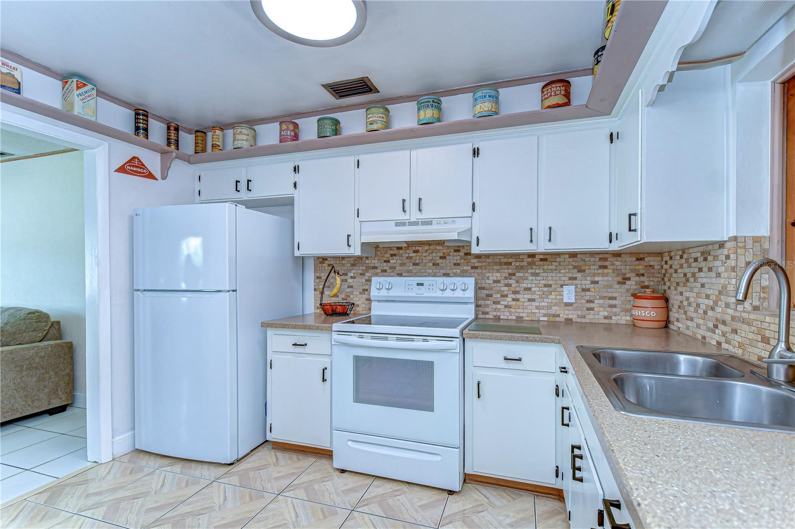 6708 W CLIFTON ST, TAMPA, FL, 33634