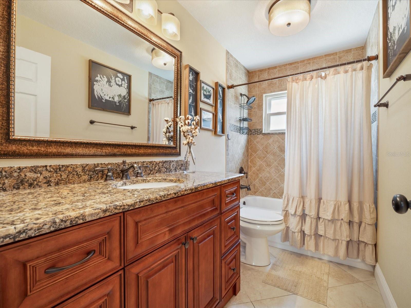 8305 PALMA VISTA LN, TAMPA, FL, 33614