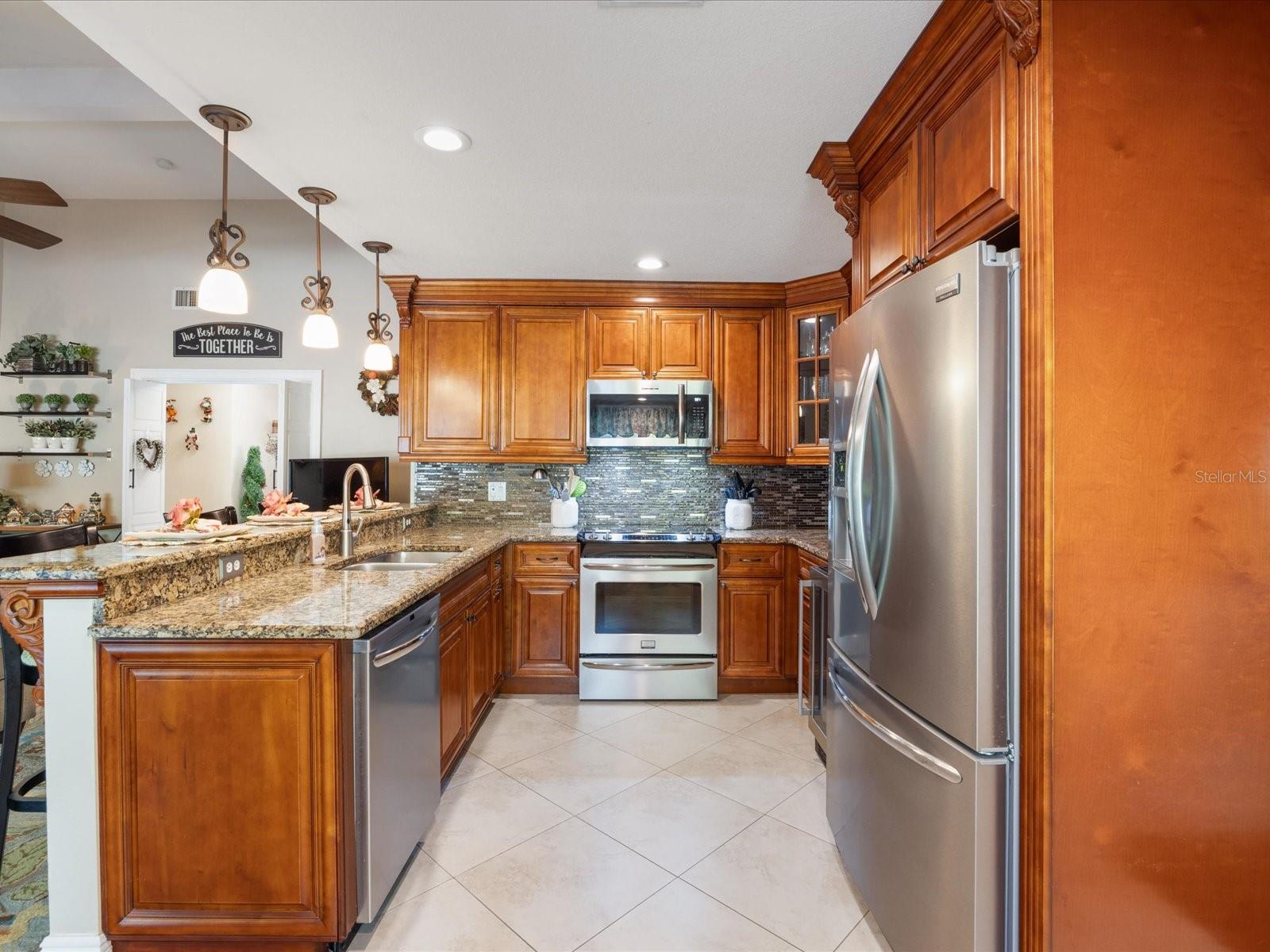 8305 PALMA VISTA LN, TAMPA, FL, 33614