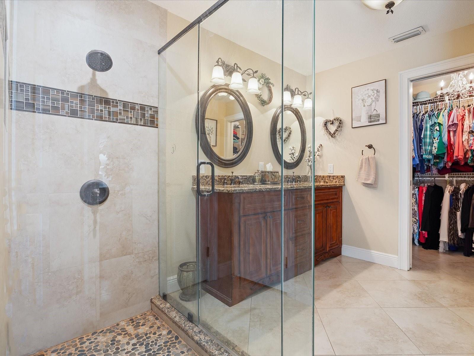 8305 PALMA VISTA LN, TAMPA, FL, 33614