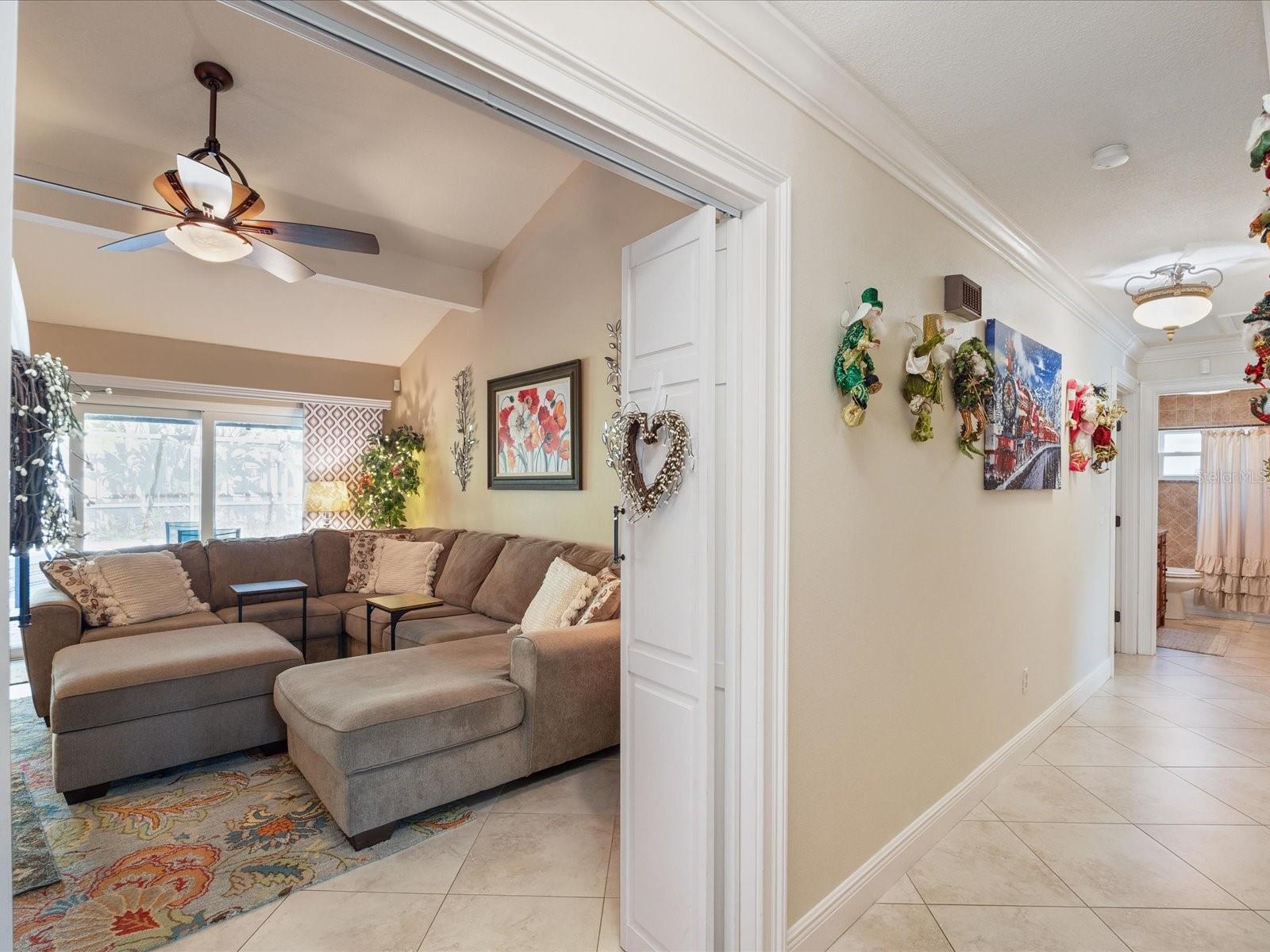 8305 PALMA VISTA LN, TAMPA, FL, 33614