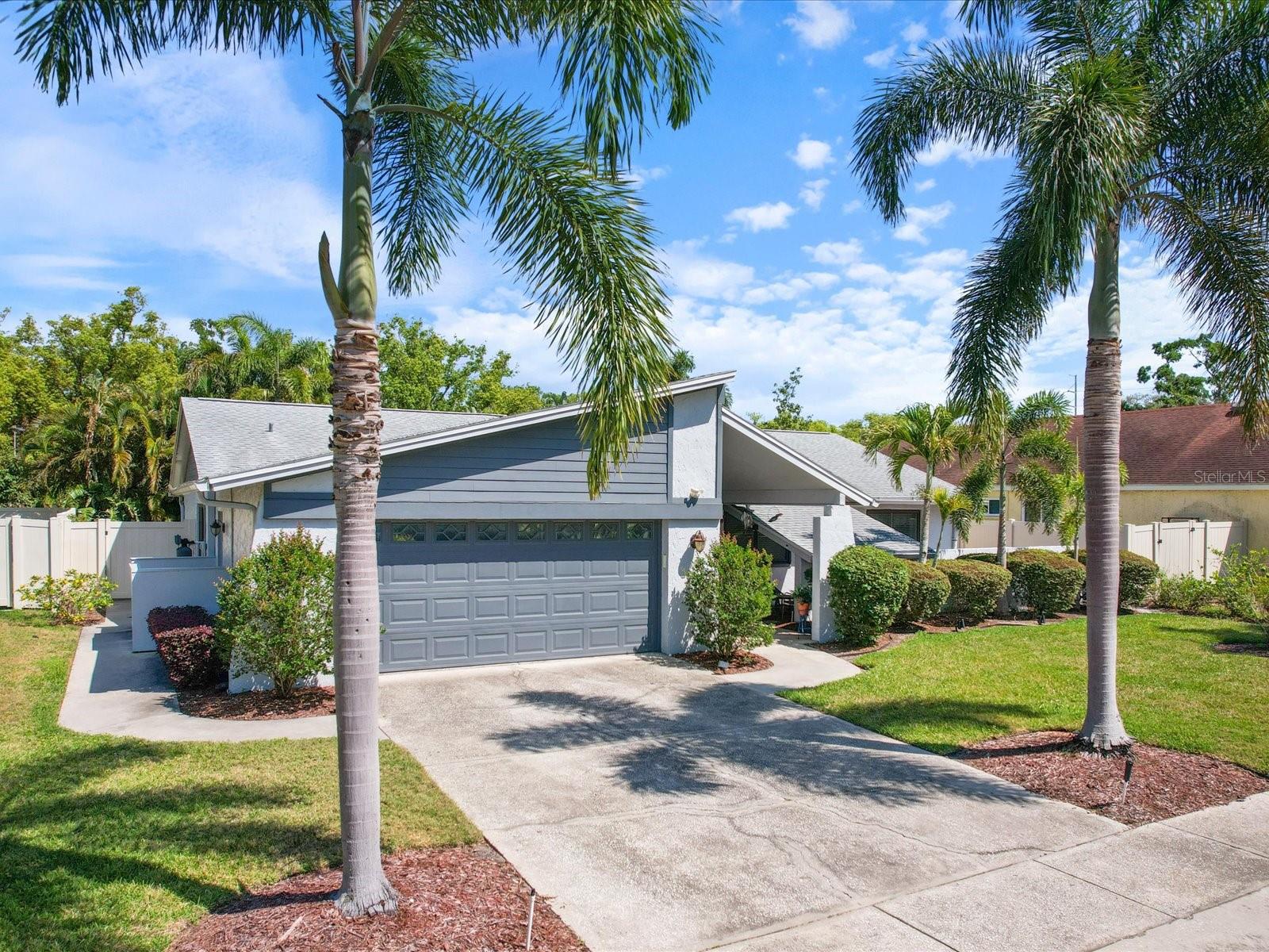 8305 PALMA VISTA LN, TAMPA, FL, 33614