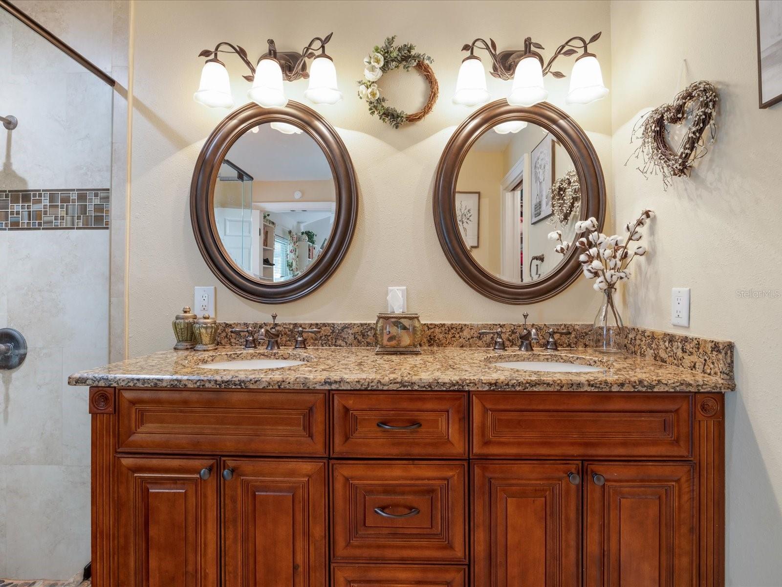 8305 PALMA VISTA LN, TAMPA, FL, 33614
