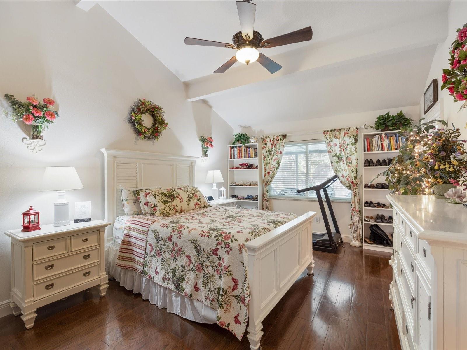 8305 PALMA VISTA LN, TAMPA, FL, 33614