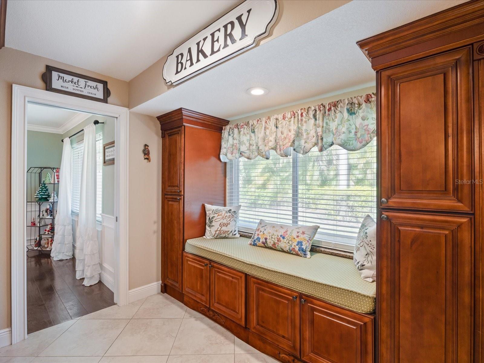 8305 PALMA VISTA LN, TAMPA, FL, 33614