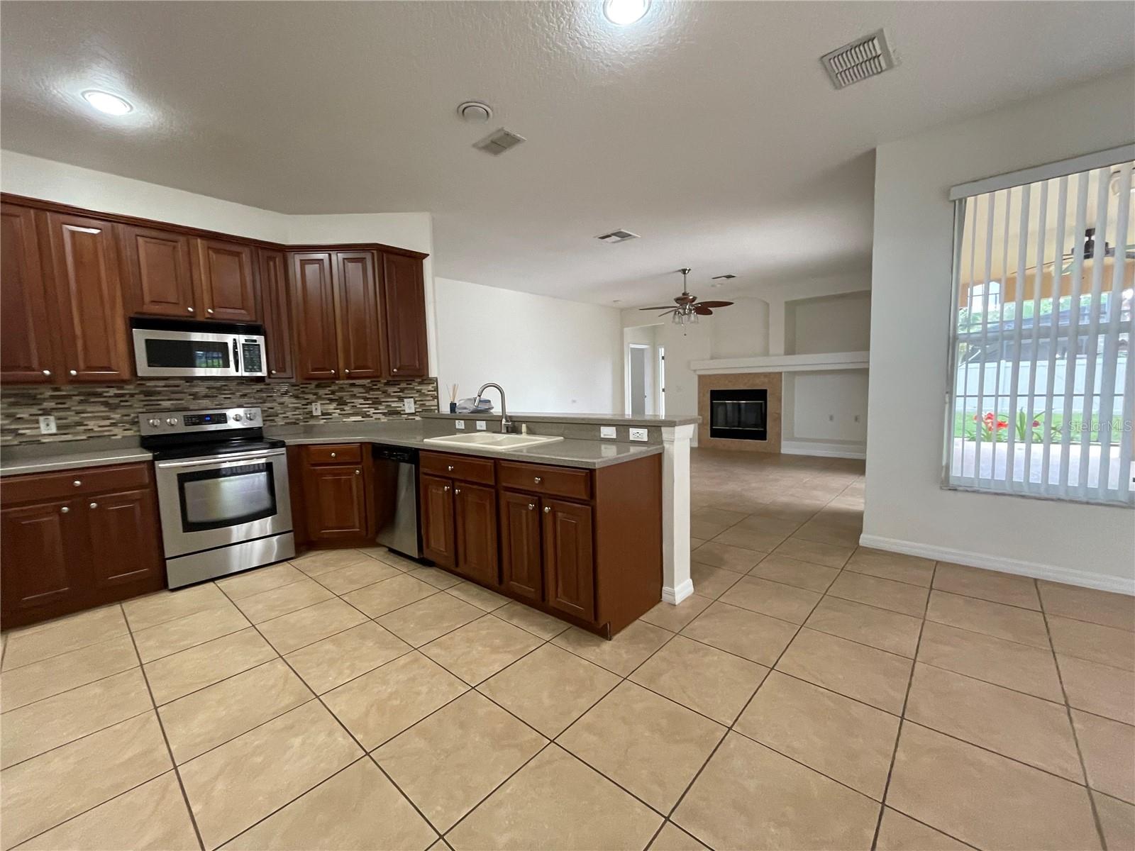 13025 ISLAMORADA DR, ORLANDO, FL, 32837