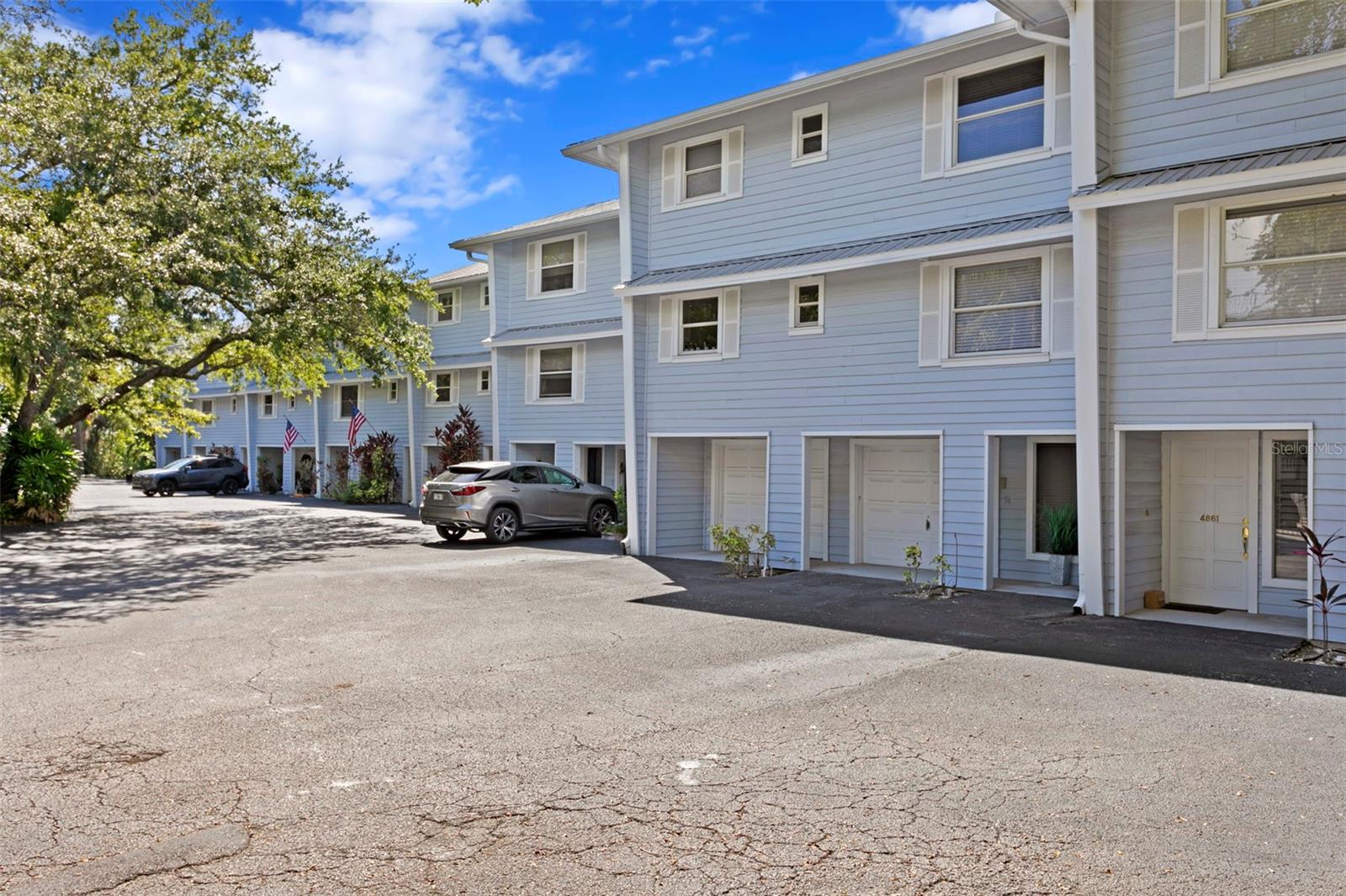 4863 W FLAMINGO RD RD #2, TAMPA, FL, 33611