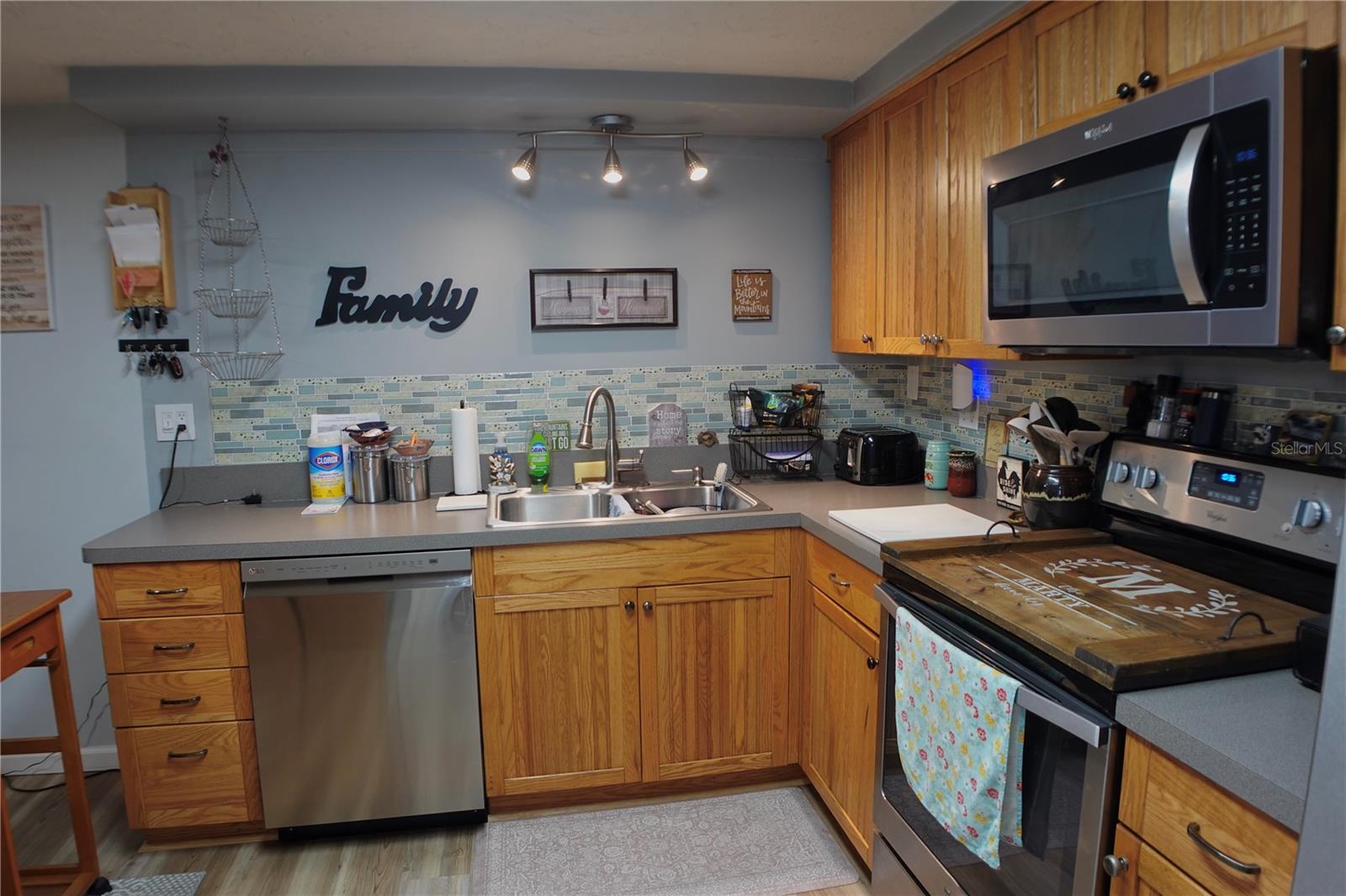 3302 EISENHOWER DR, HOLIDAY, FL, 34691