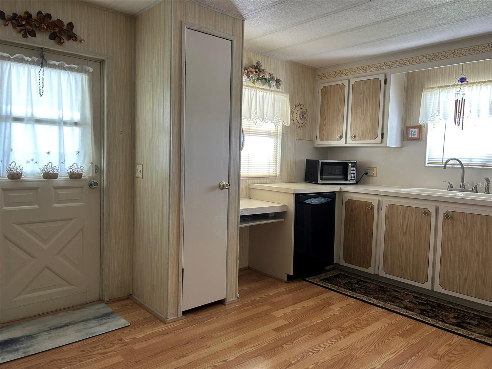 374 KING PALM ST, LARGO, FL, 33778