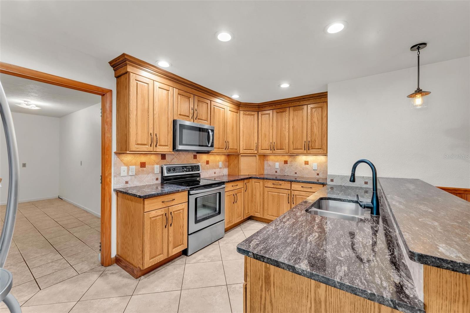 4910 THONOTOSASSA RD, PLANT CITY, FL, 33565