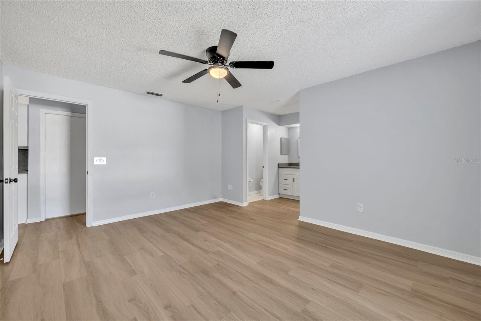 717 S RIDGEWOOD AVE, ORMOND BEACH, FL, 32174