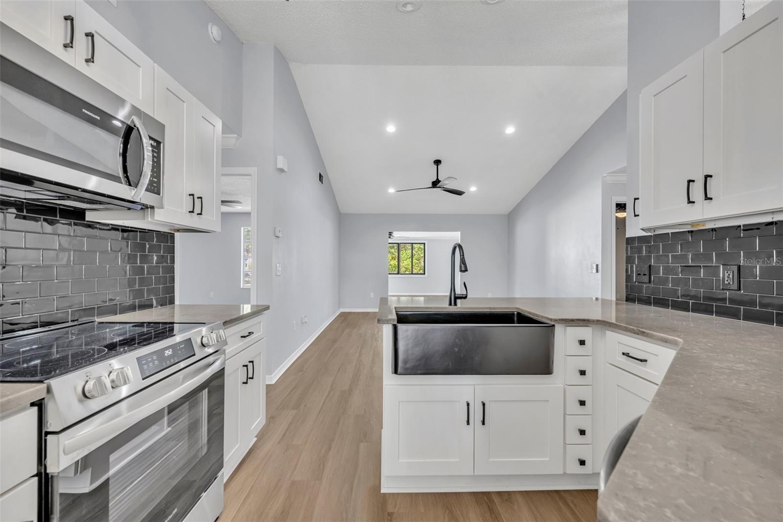 717 S RIDGEWOOD AVE, ORMOND BEACH, FL, 32174