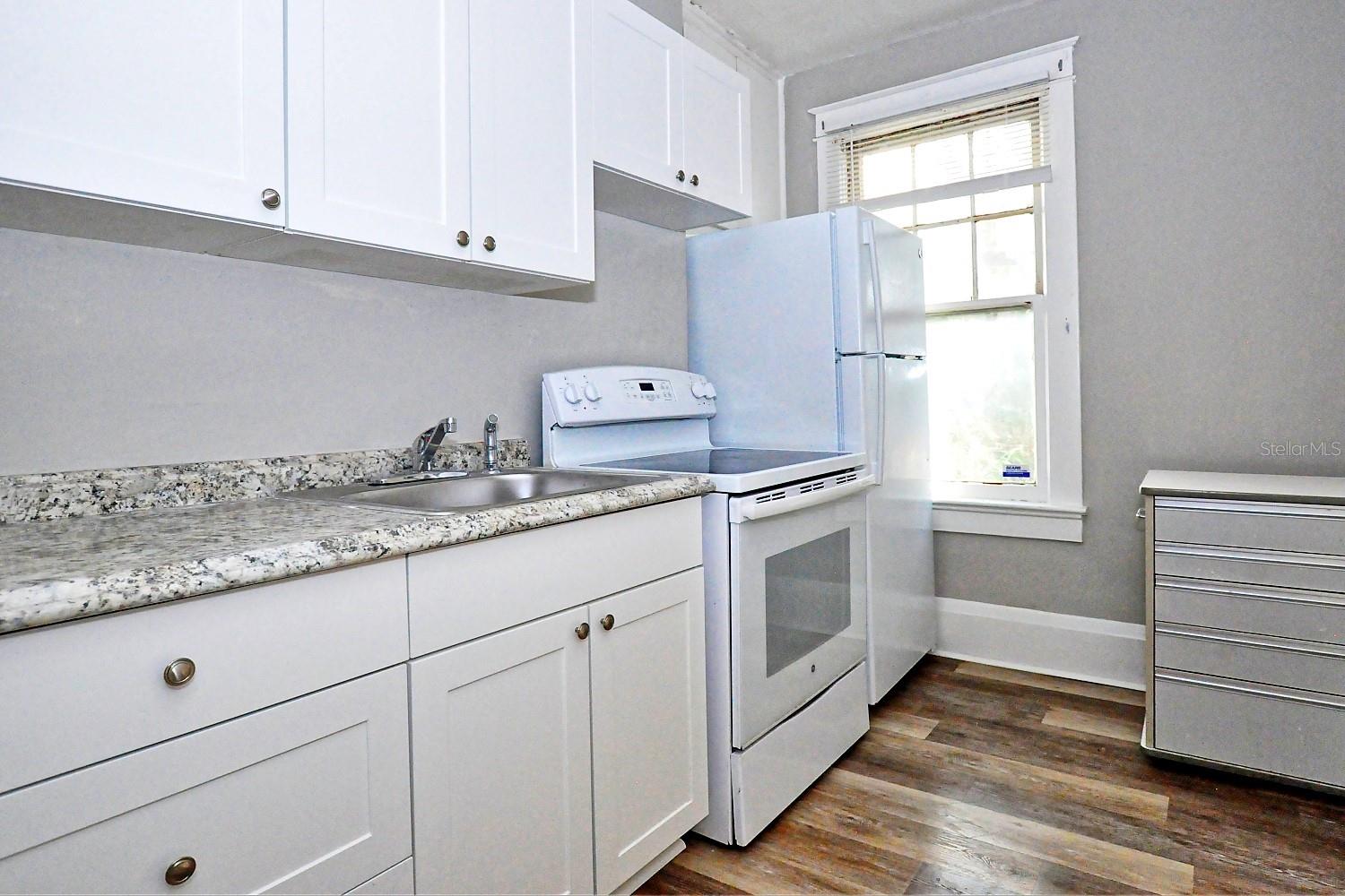 415 N FERN CREEK AVE, ORLANDO, FL, 32803