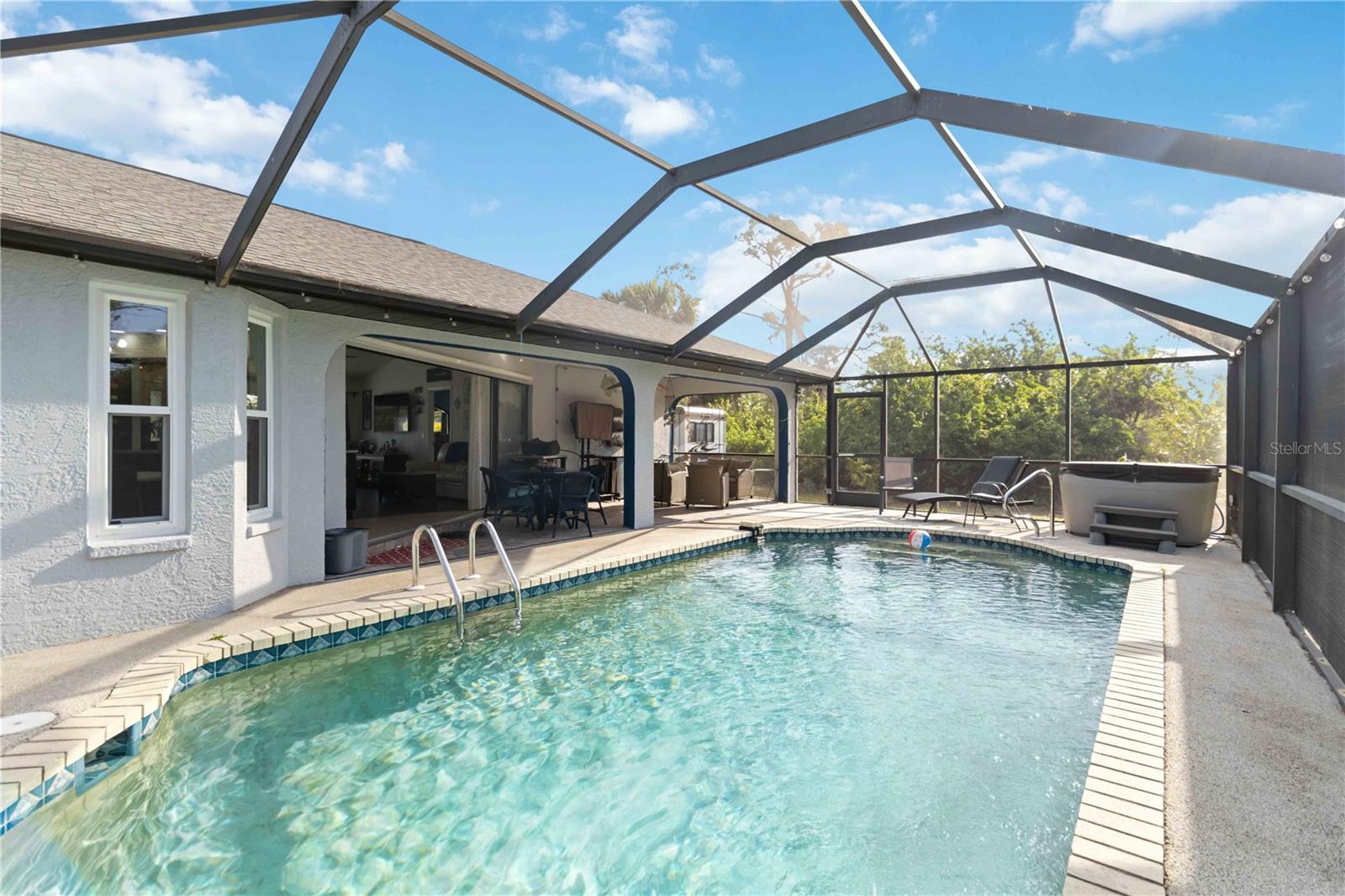 18033 EDGEWATER DR, PORT CHARLOTTE, FL, 33948