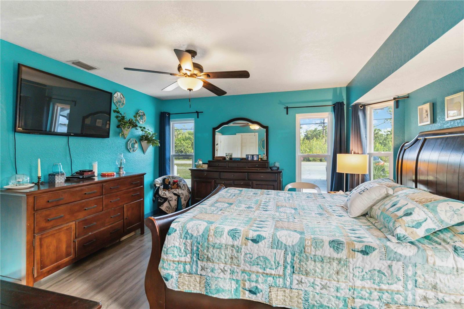 18033 EDGEWATER DR, PORT CHARLOTTE, FL, 33948