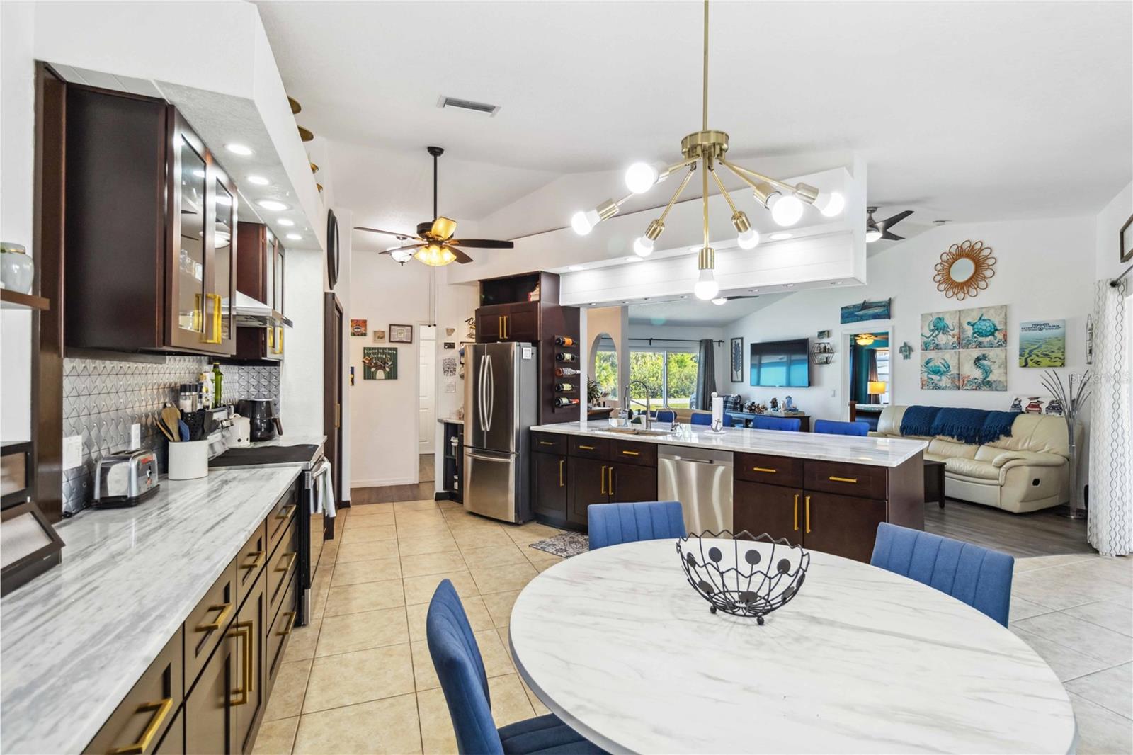 18033 EDGEWATER DR, PORT CHARLOTTE, FL, 33948