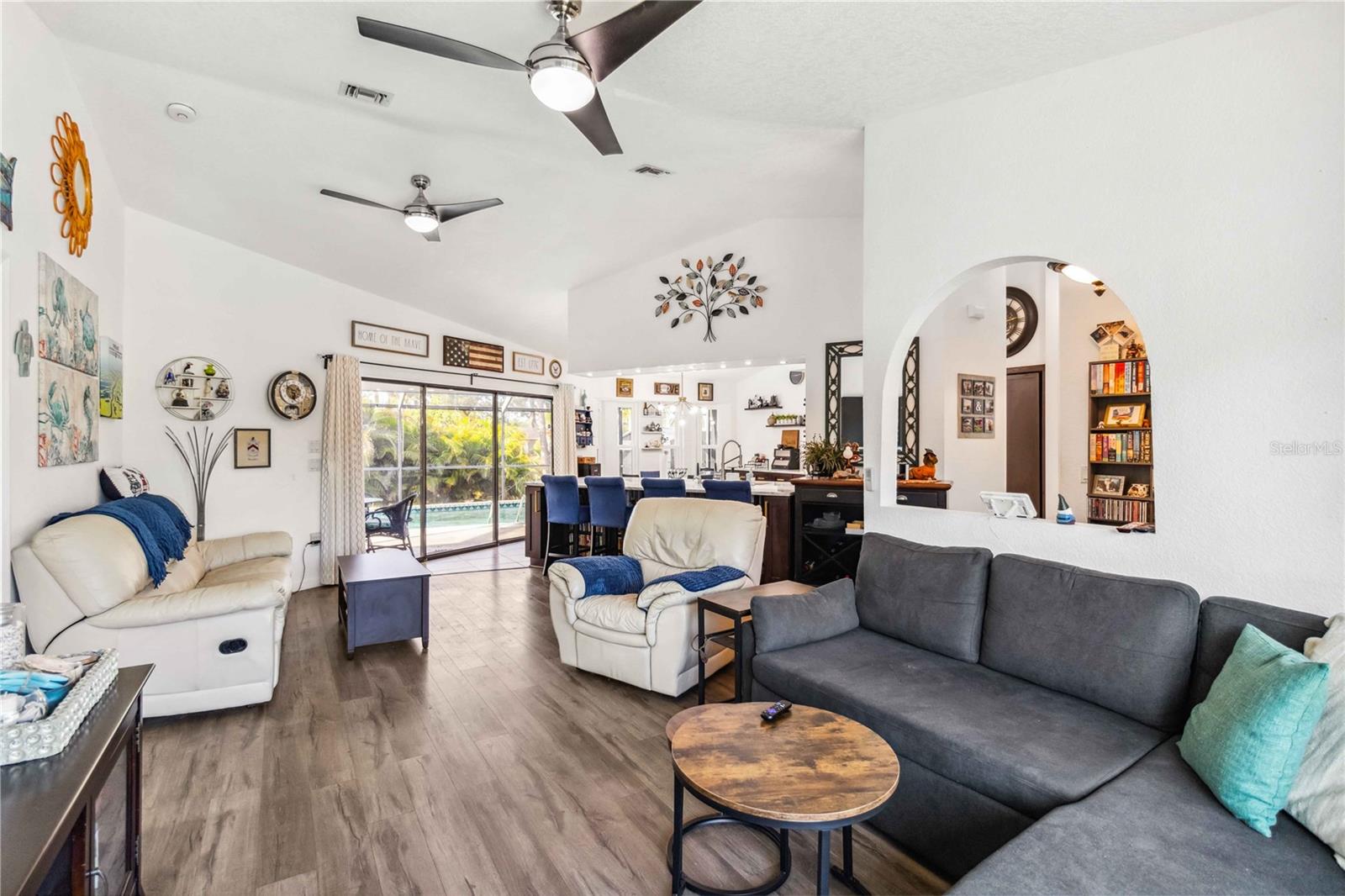 18033 EDGEWATER DR, PORT CHARLOTTE, FL, 33948