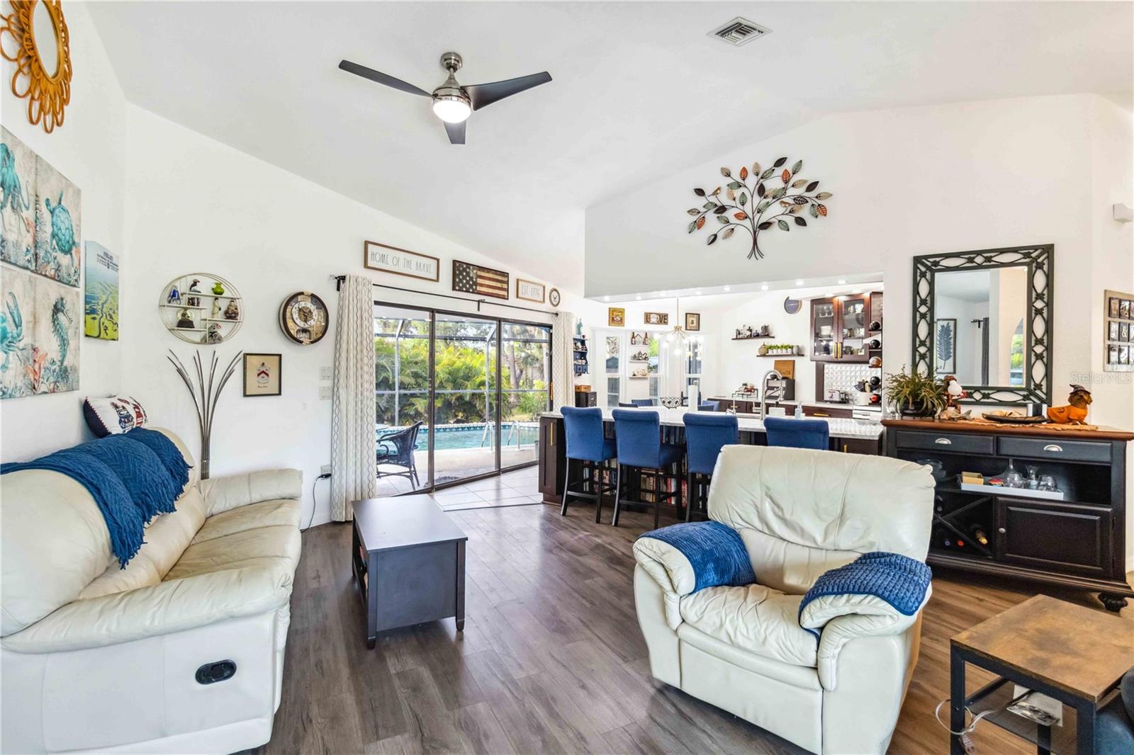 18033 EDGEWATER DR, PORT CHARLOTTE, FL, 33948