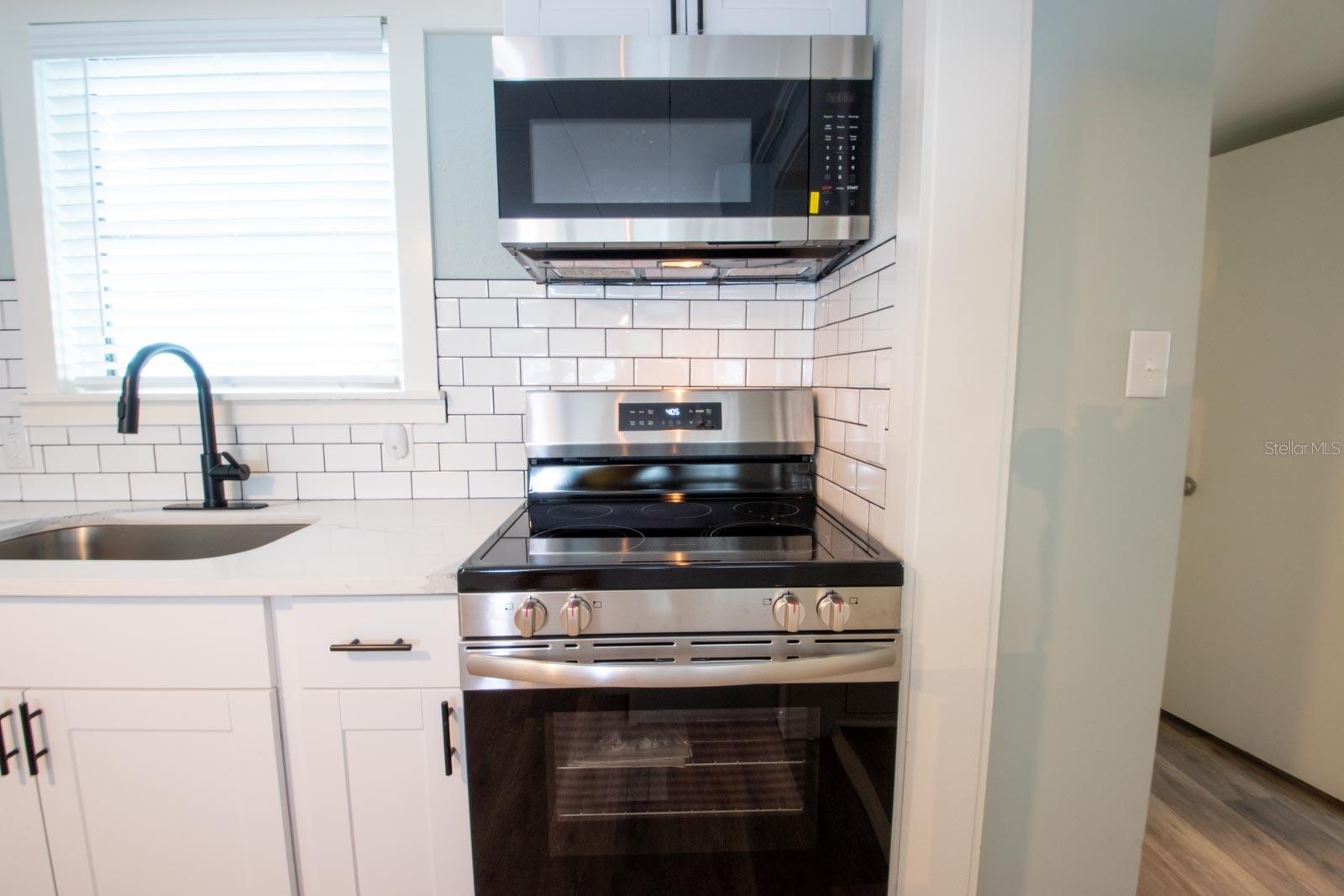 11 LAFAYETTE ST, BRADENTON, FL, 34208
