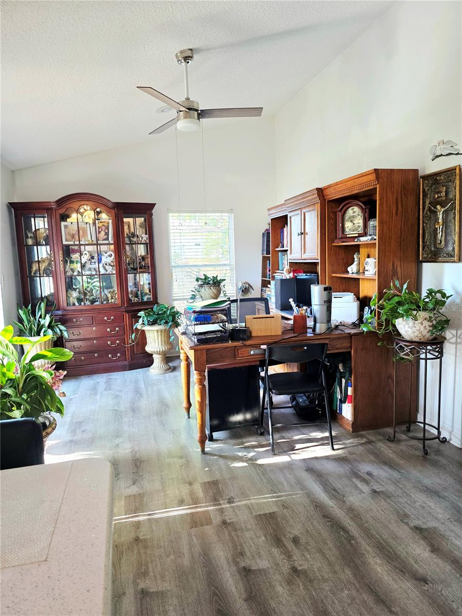 2114 W HANNA AVE, TAMPA, FL, 33604