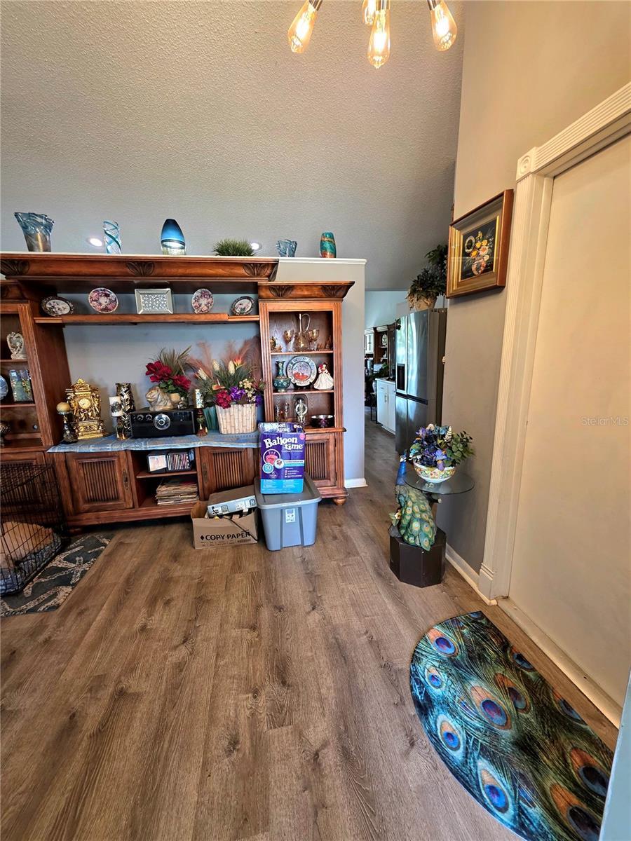 2114 W HANNA AVE, TAMPA, FL, 33604