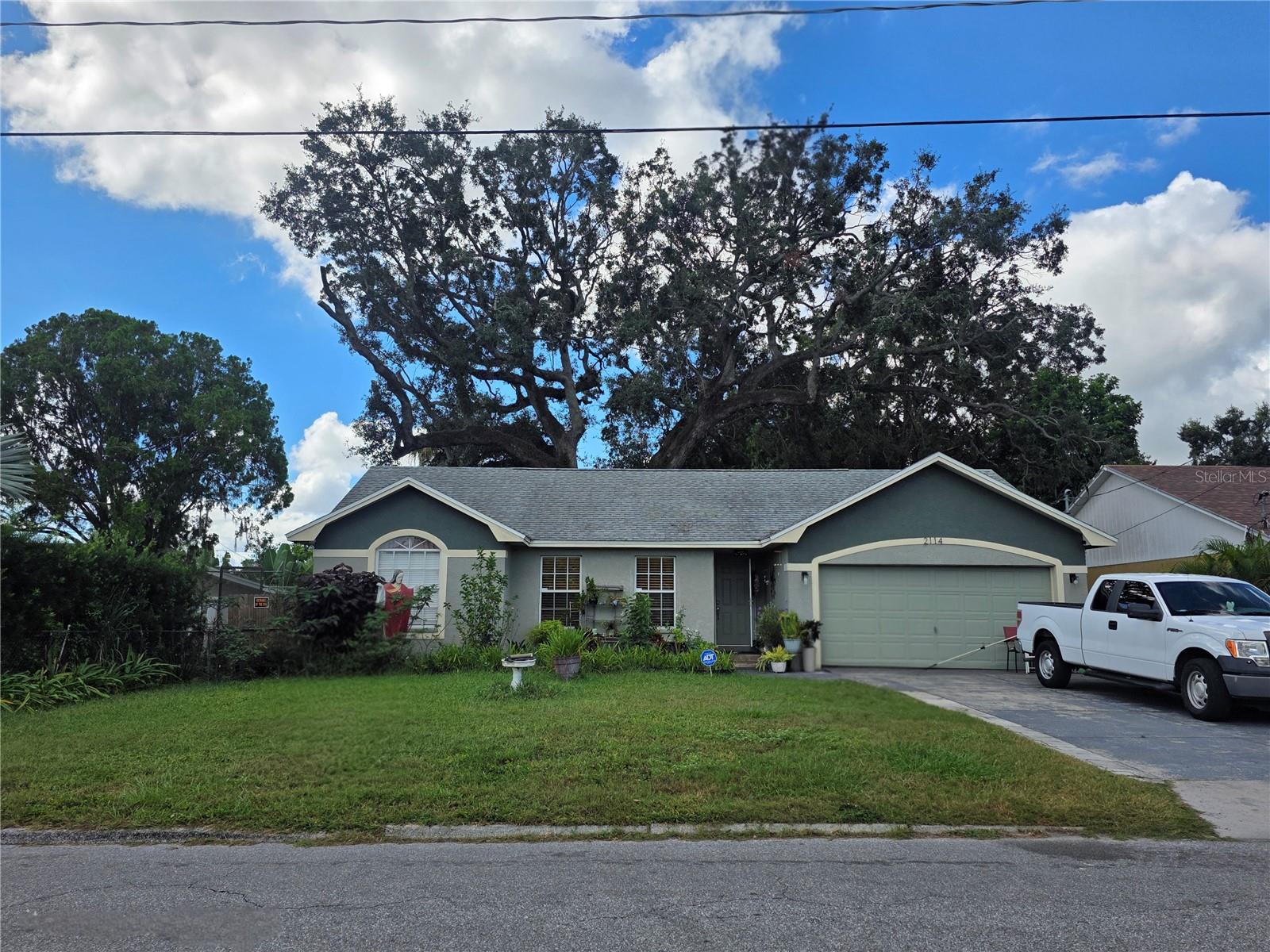 2114 W HANNA AVE, TAMPA, FL, 33604