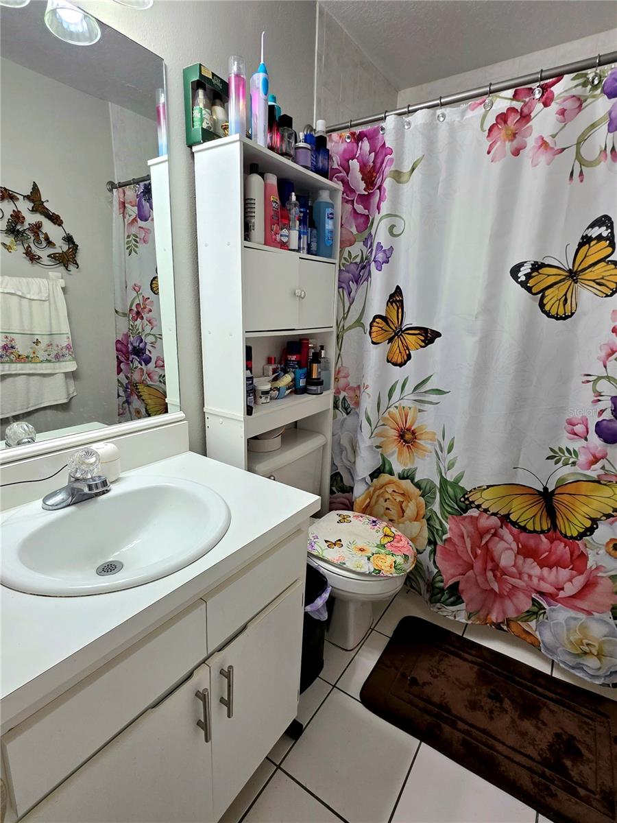 2114 W HANNA AVE, TAMPA, FL, 33604