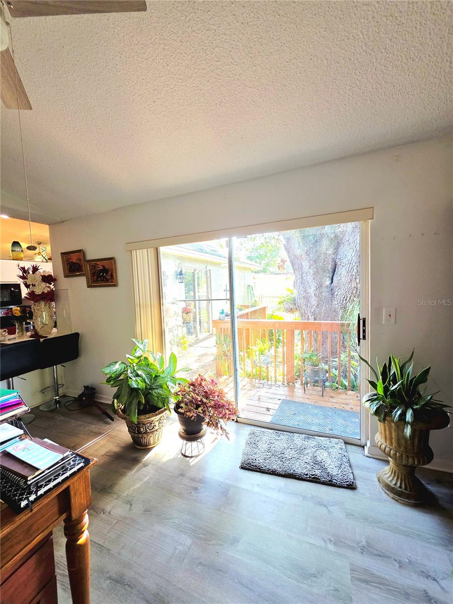 2114 W HANNA AVE, TAMPA, FL, 33604