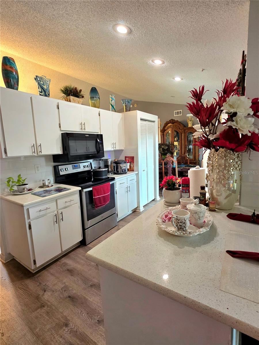 2114 W HANNA AVE, TAMPA, FL, 33604