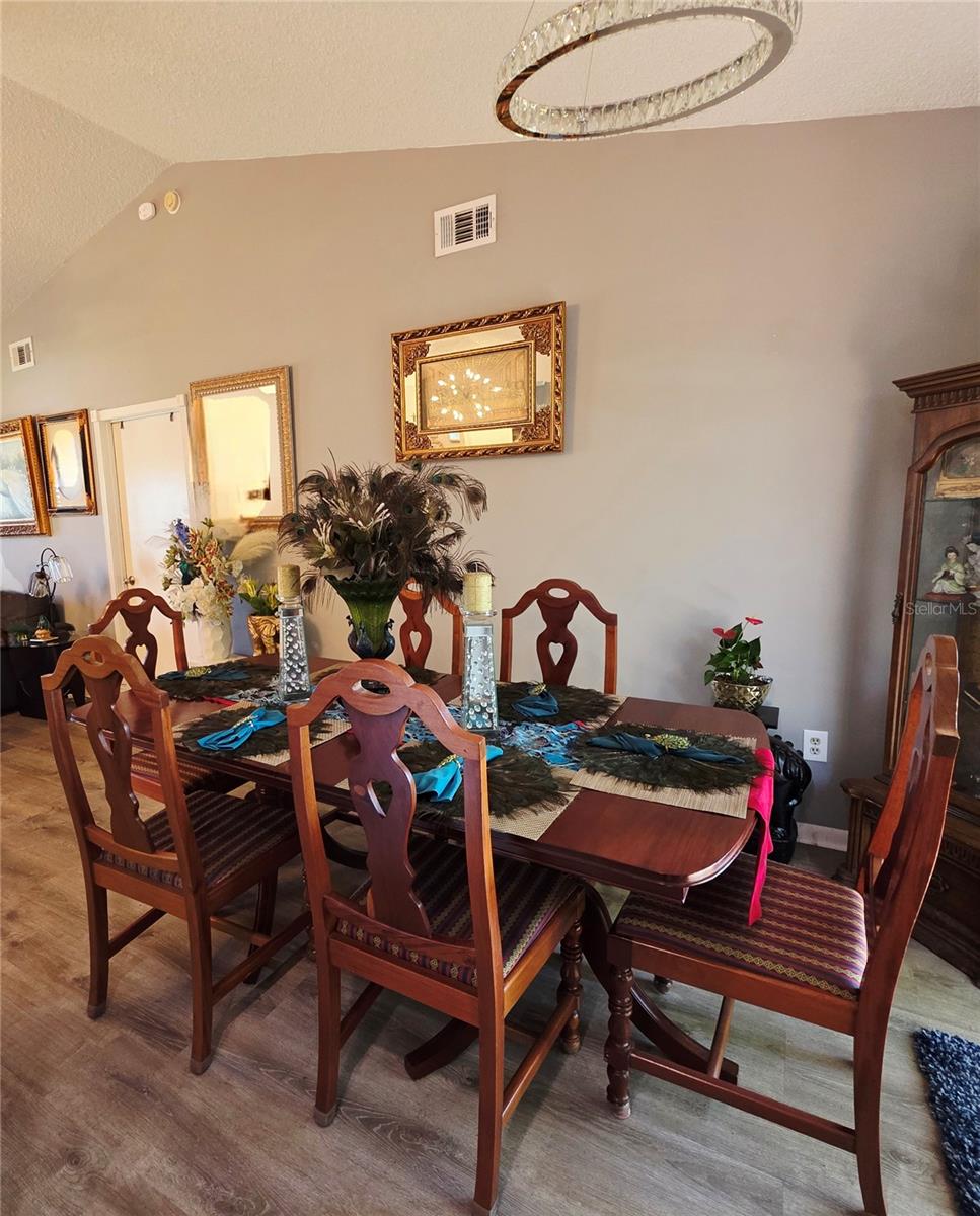 2114 W HANNA AVE, TAMPA, FL, 33604
