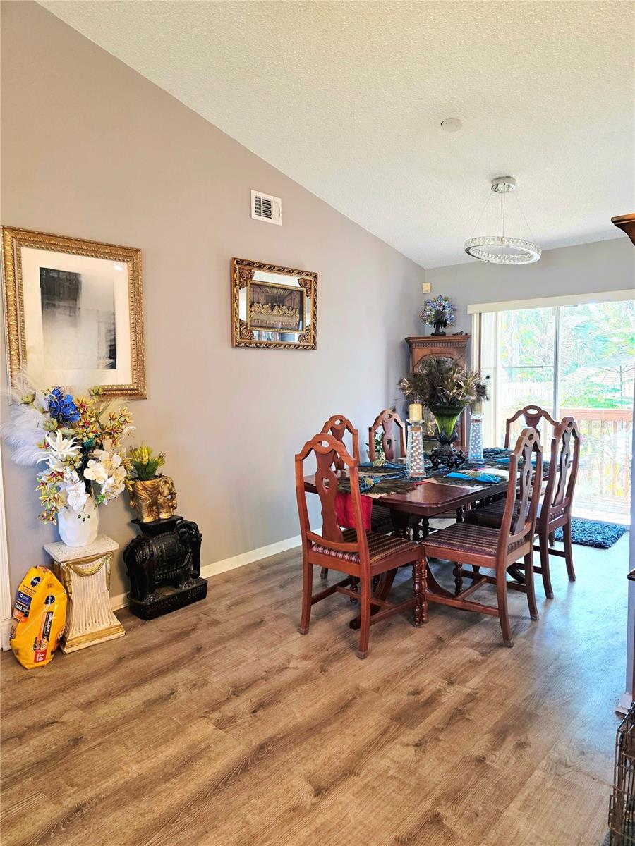 2114 W HANNA AVE, TAMPA, FL, 33604