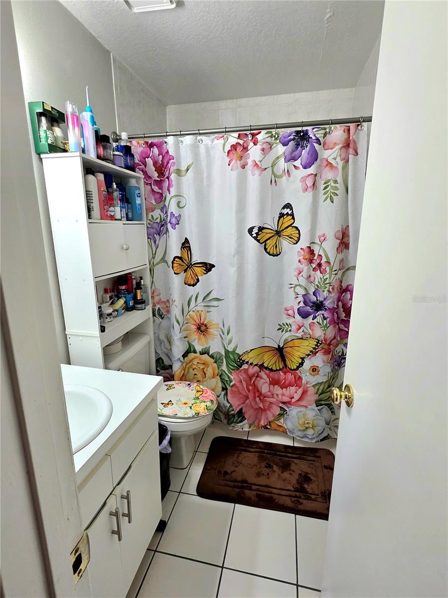 2114 W HANNA AVE, TAMPA, FL, 33604