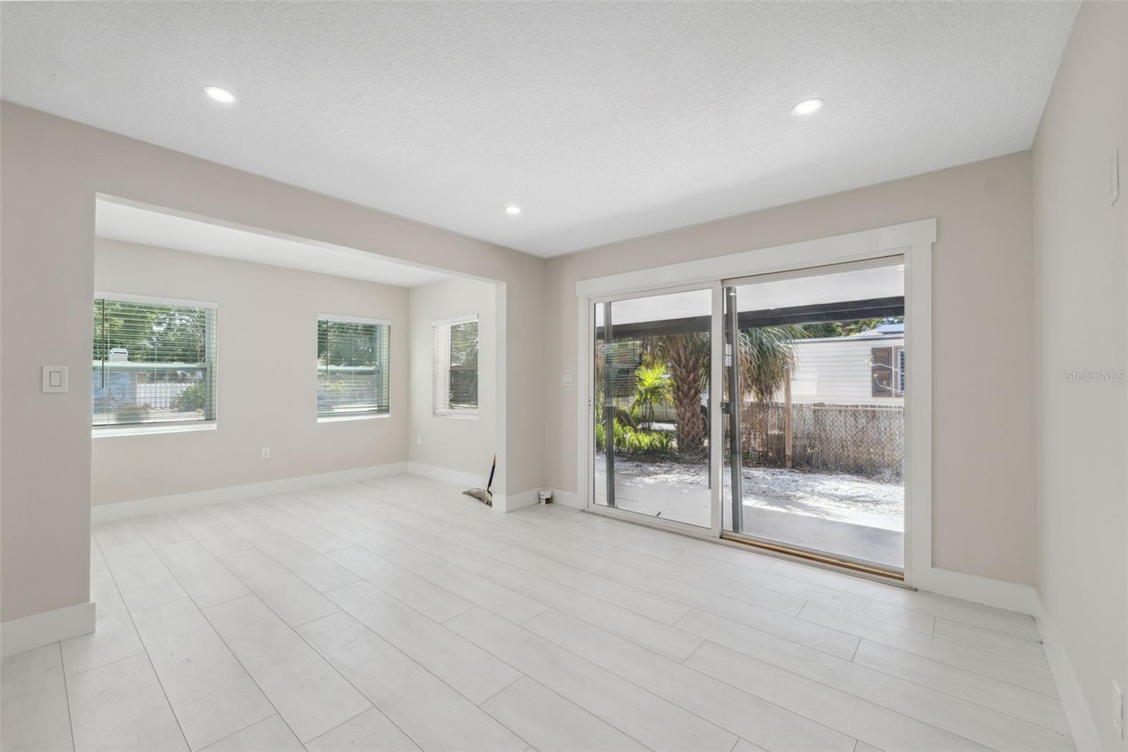 7313 8TH AVE N, ST PETERSBURG, FL, 33710