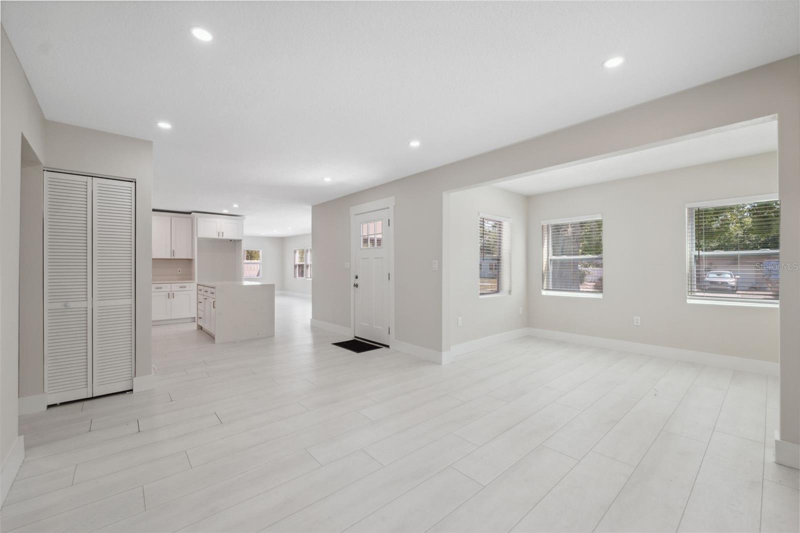7313 8TH AVE N, ST PETERSBURG, FL, 33710